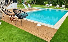 Nikludin Suites & Studios